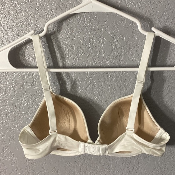 Maidenform One Fabulous Fit 2.0 Tailored Demi Underwire Bra - Picture 6 of 7